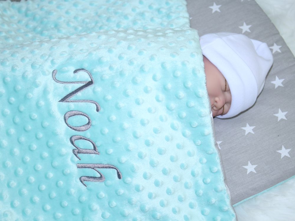 Minky Set mit Namen - Sterne auf Grau + Minze - Bettwäsche Kuscheldecke + Kissen