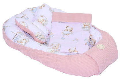 Baby Kokon mit Kissen, Kuscheldecke Baumwolle & Waffelpiqué - Traumbärchen Rosa + Altrosa