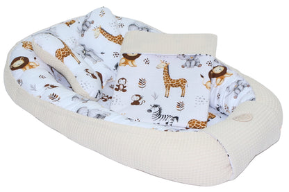 Baby Kokon mit Kissen, Kuscheldecke Baumwolle & Waffelpiqué - Giraffen + Creme