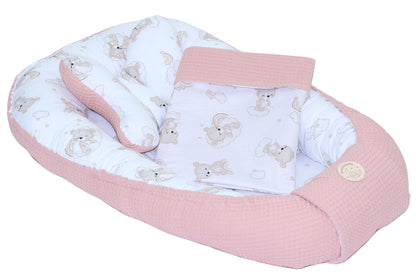Baby Kokon mit Kissen, Kuscheldecke Baumwolle & Waffelpiqué - Regenbogen Bärchen-Weiß + Altrosa
