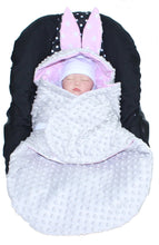Lade das Bild in den Galerie-Viewer, Einschlagdecke HASE - Sternchen auf Rosa + Grau- mit Kapuze Babyschale Decke
