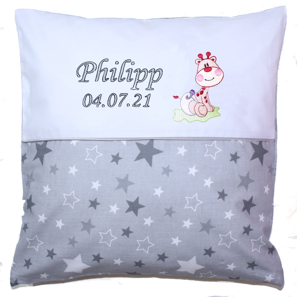 Kissen mit Stickerei und Namen - Giraffe Baby