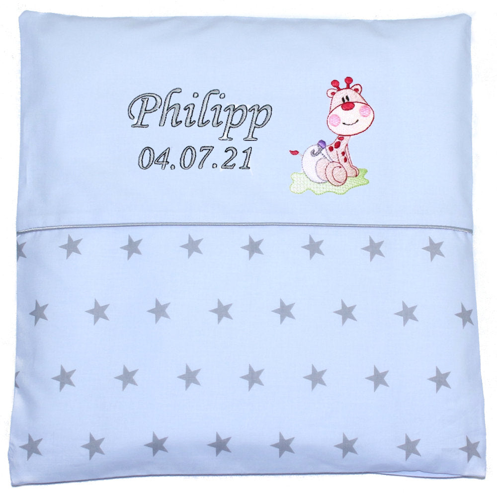 Kissen mit Stickerei und Namen - Giraffe Baby
