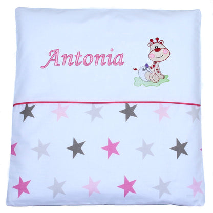 Kissen mit Stickerei und Namen - Giraffe Baby