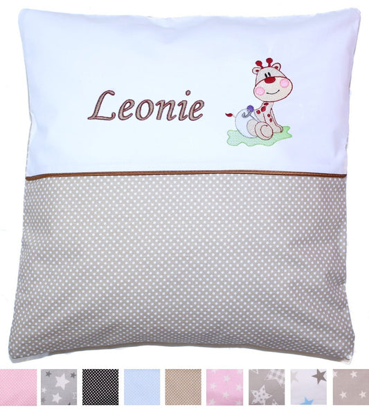 Kissen mit Stickerei und Namen - Giraffe Baby