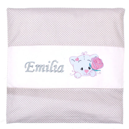 Kissen mit Stickerei und Namen - V2 - Katze mit Rose