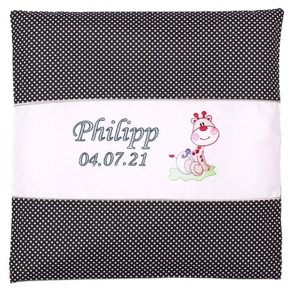 Kissen mit Stickerei und Namen - V2 -Giraffe Baby