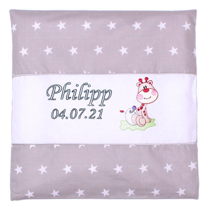 Kissen mit Stickerei und Namen - V2 -Giraffe Baby