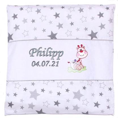 Kissen mit Stickerei und Namen - V2 -Giraffe Baby