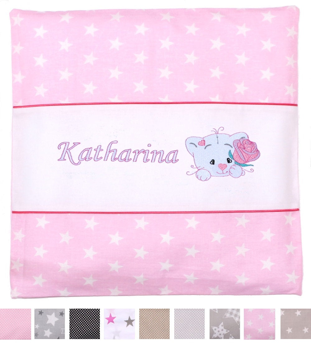 Kissen mit Stickerei und Namen - V2 - Katze mit Rose