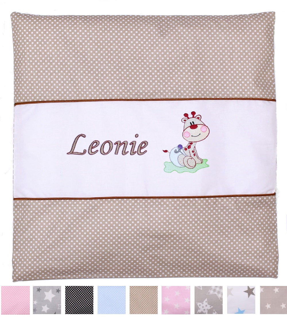 Kissen mit Stickerei und Namen - V2 -Giraffe Baby