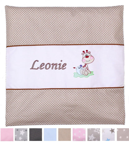 Kissen mit Stickerei und Namen - V2 -Giraffe Baby