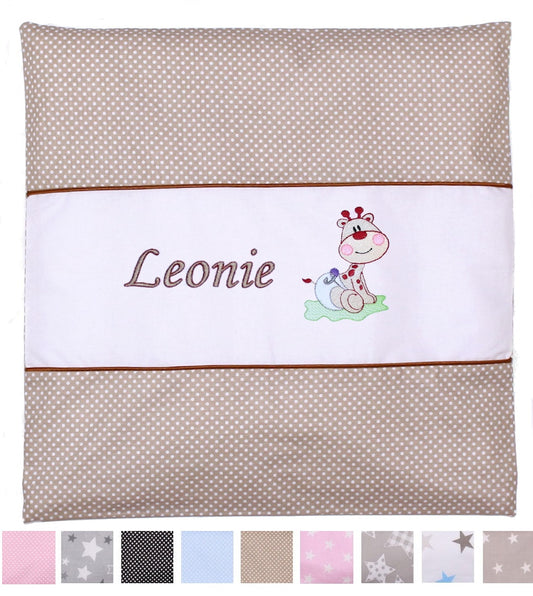 Kissen mit Stickerei und Namen - V2 -Giraffe Baby