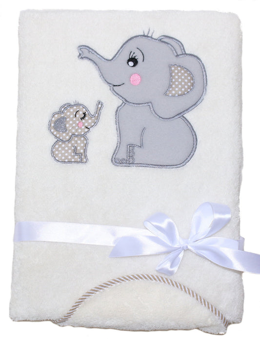 Babydecke mit Namen bestickt -Elefanten Creme- Kuscheldecke