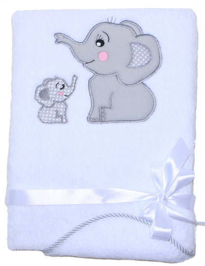 Babydecke mit Namen bestickt -Elefanten Weiß- Kuscheldecke