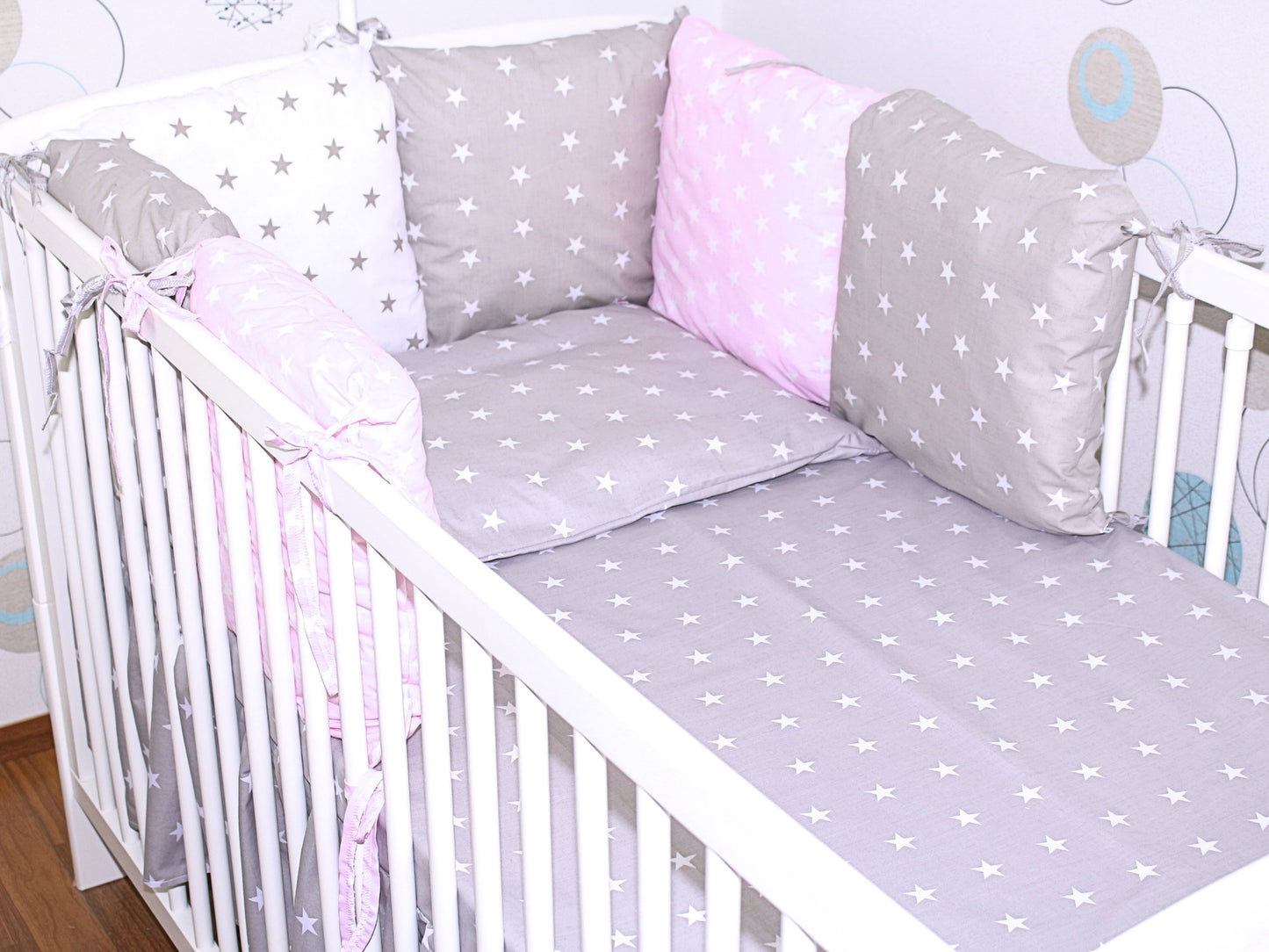 Baby Bettset mit Kissen Nestchen -Sternchen auf Grau + Sternchen auf Rosa - 5-8 teilig mit Vollstoff Himmel