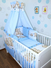 Lade das Bild in den Galerie-Viewer, Baby Bettset mit Kissen Nestchen -Bärchen in Blau - 5-11 teilig mit Vollstoff Himmel
