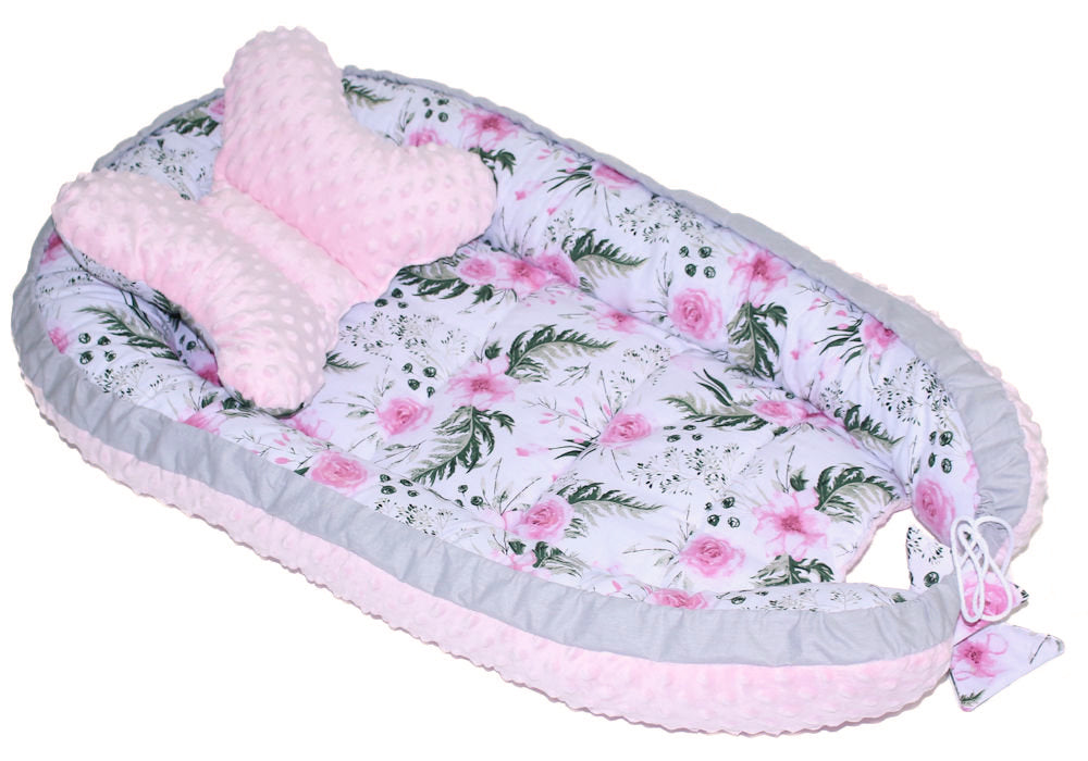 Kokon Baby Minky Nestchen - Flowers+Rosa - 2-seitig Kuschelnest Reisebett