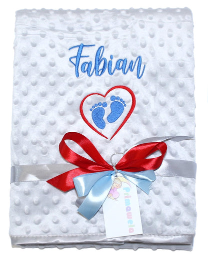 Babydecke mit Namen bestickt -Füße Herzchen - Grau mit Blau - Kuscheldecke