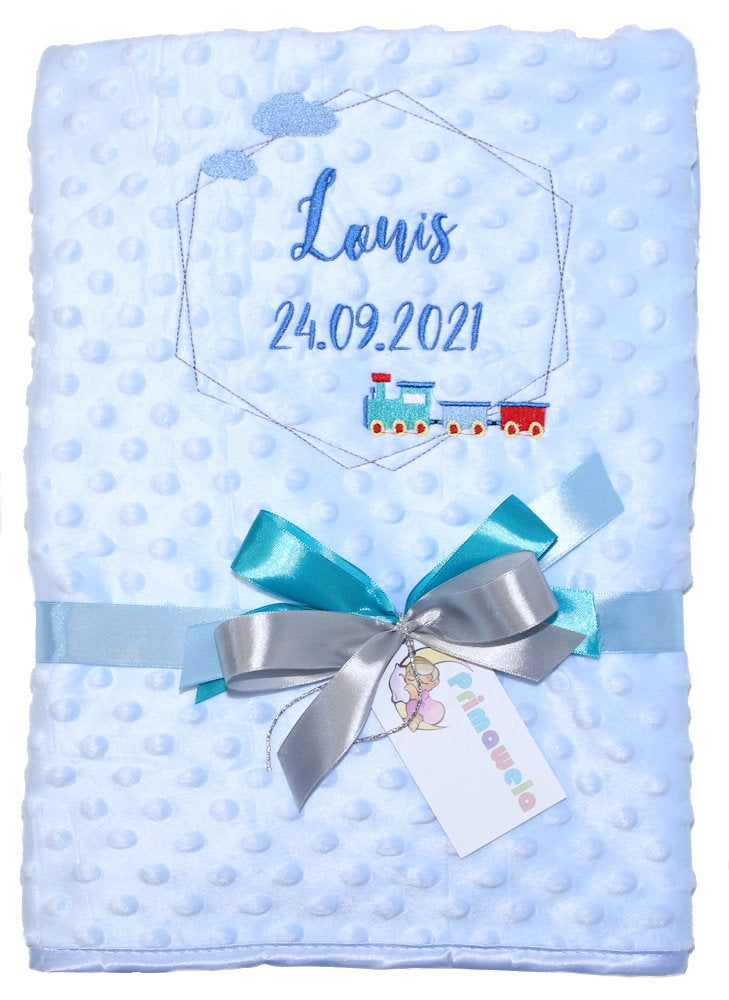 Babydecke mit Namen bestickt -Rahmen Zug- Blau- Kuscheldecke