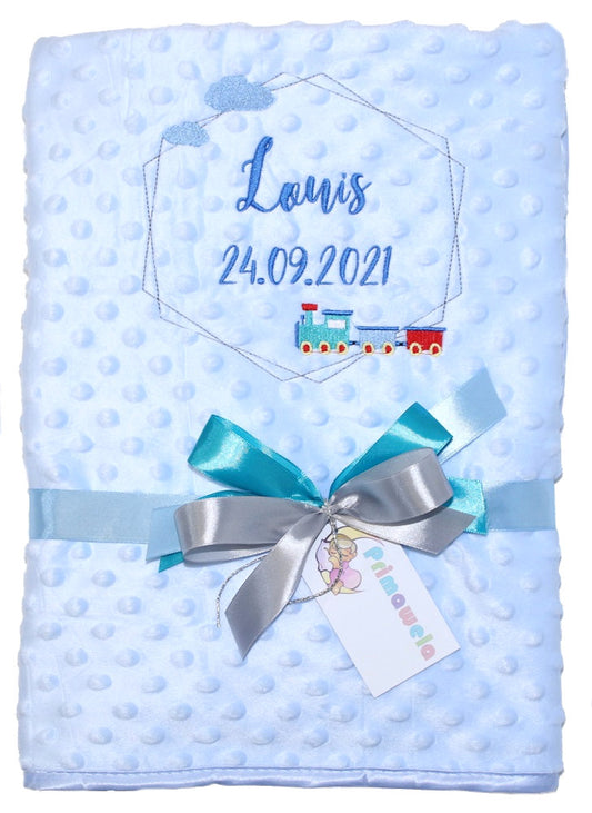 Babydecke mit Namen bestickt -Rahmen Zug- Blau- Kuscheldecke