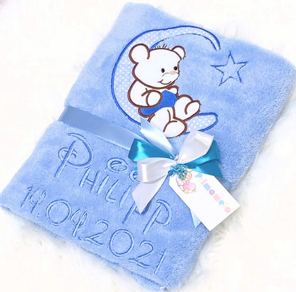 Babydecke mit Namen bestickt -Bär auf dem Mond- Blau- Kuscheldecke