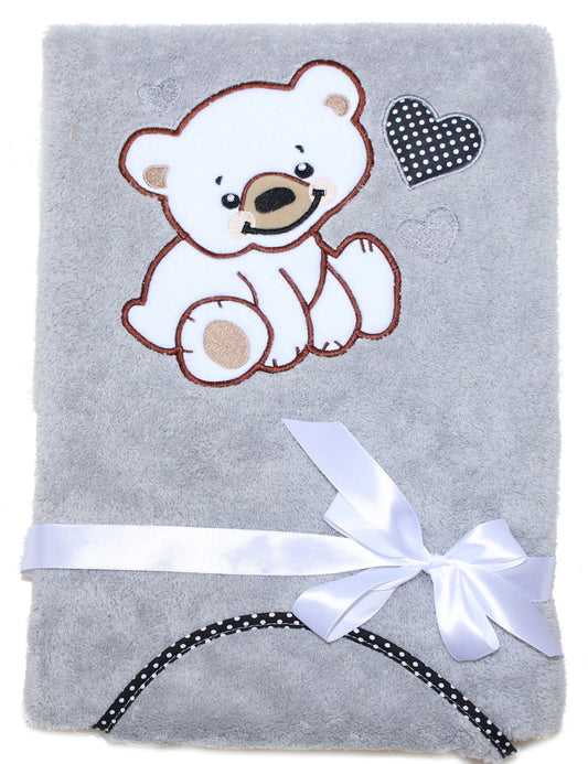 Babydecke mit Namen bestickt -Bär mit Herzen Grau- Kuscheldecke