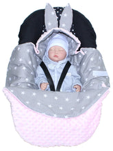 Lade das Bild in den Galerie-Viewer, Einschlagdecke HASE - Sternchen auf Grau + Rosa- mit Kapuze Babyschale Decke
