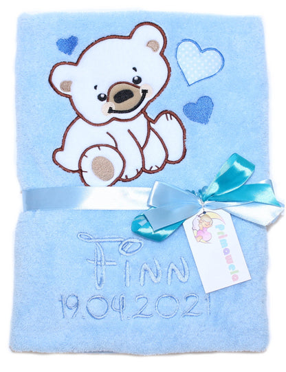 Babydecke mit Namen bestickt -Bär mit Herzen Blau- Kuscheldecke